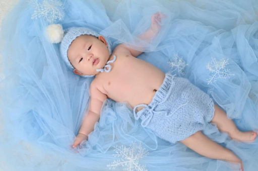 红河宝宝间歇性斜视